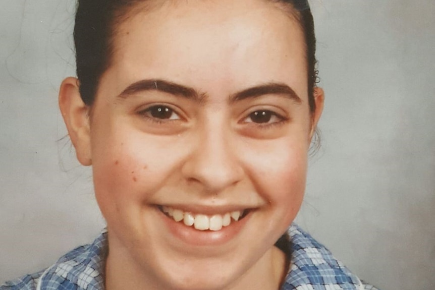 School photo of Dassi Erlich when she was a student at the Adass Israel school