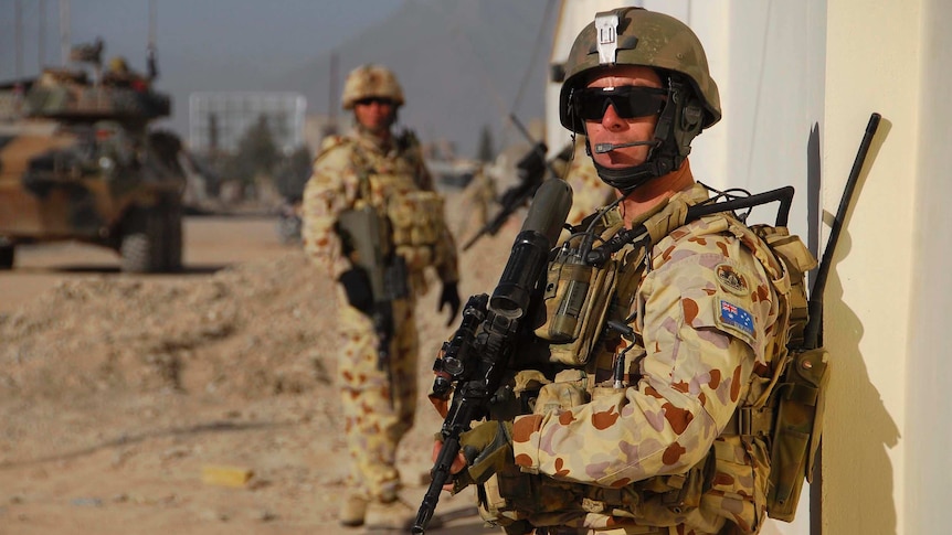 Australian soldier provides protection in Tarin Kot