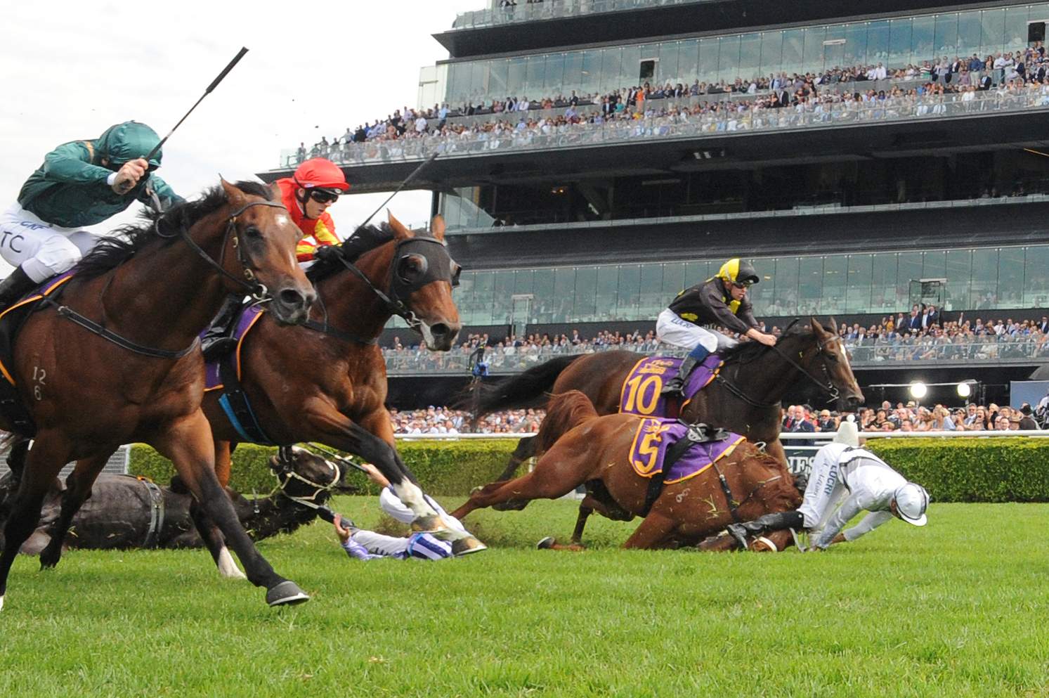 Jockeys thrown from horses on day two at The Championships ...