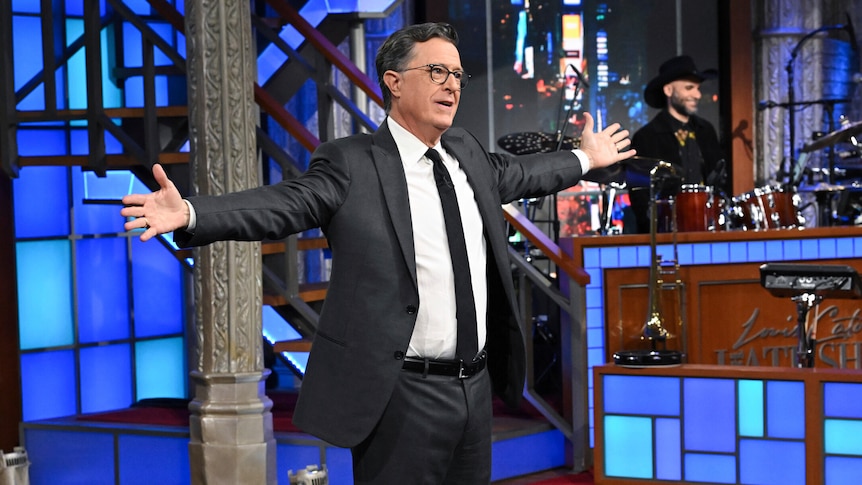 Stephen Colbert tells Donald Trump 'the gloves are off' as giants of late-night television rally around cancelled host - ABC News