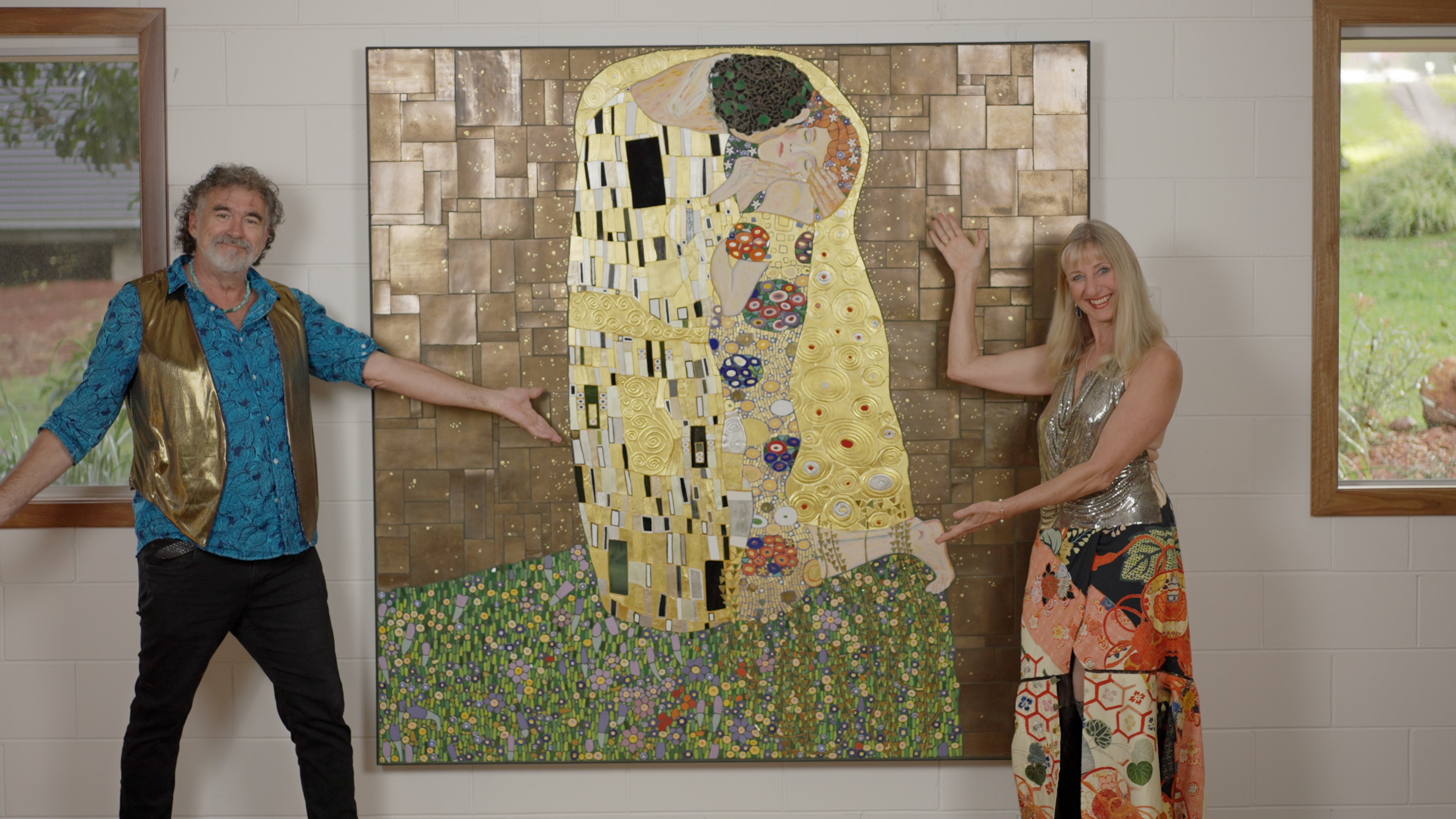 Banker-turned-barefoot artist and ceramicist recreate Klimt's The Kiss