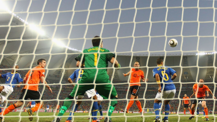 Wesley Sneijder was left unmarked near the backpost to head in Robben's corner.