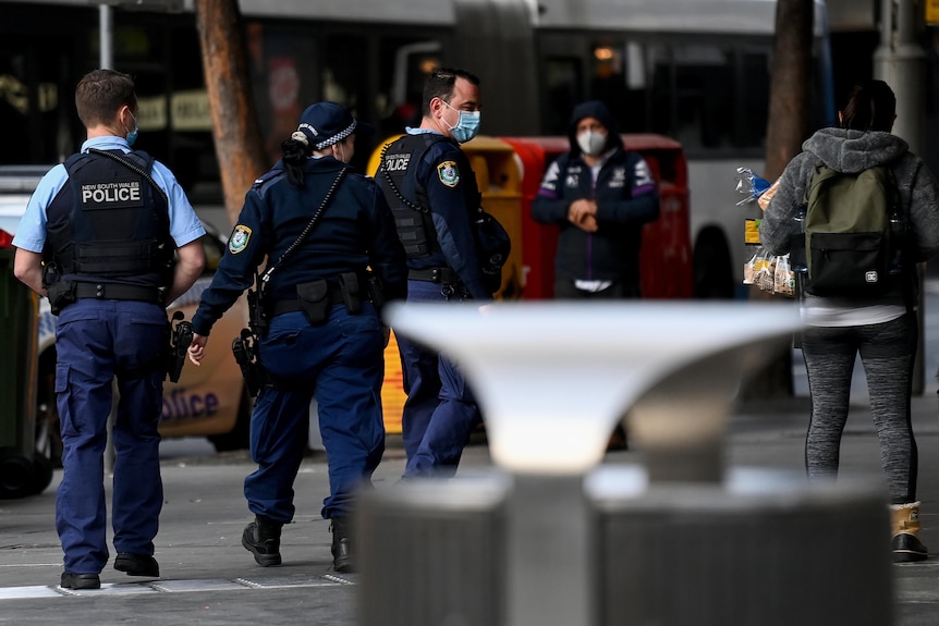 police out in the streets of sydney