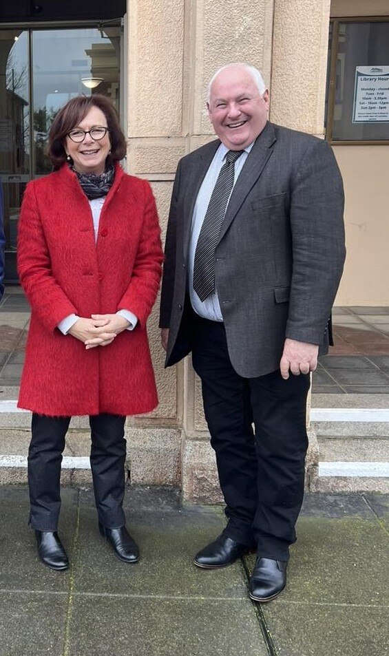 Mayor Kevin Erwin and MP Anne Webster stand together outside Town Hall