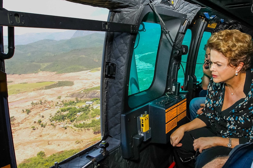 Brazilian president Dilma Rousseff tours mine dam disaster site