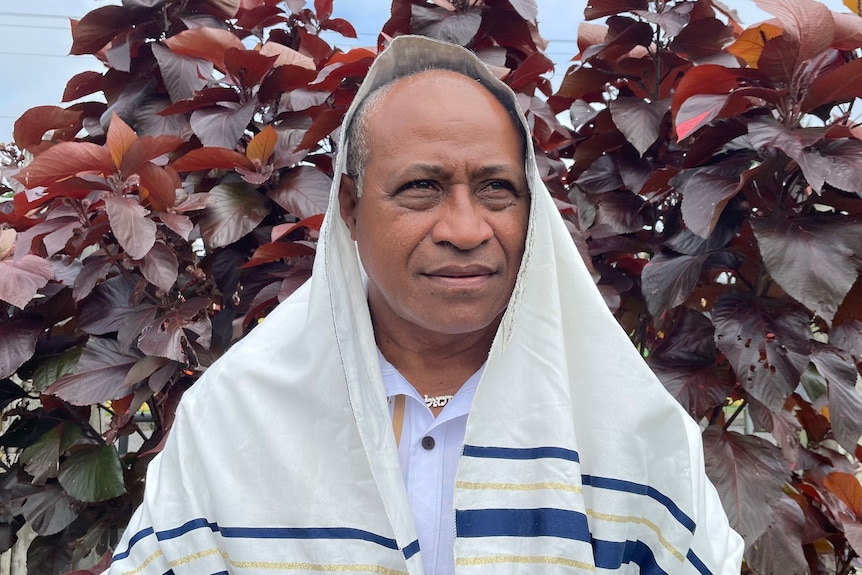 A Fijian man dressed in Israeli attire 