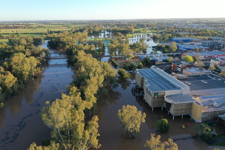 drone shot of flooded dubbo cbd 