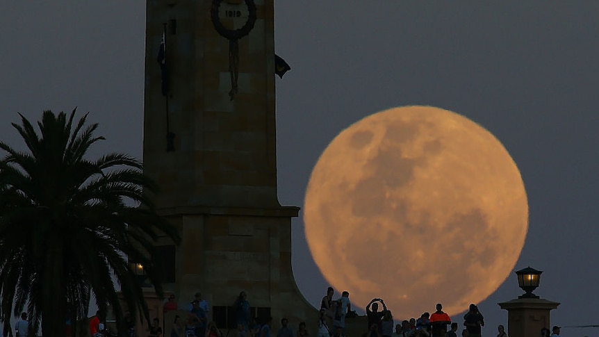 Rising moon seen from Fremantle, Western Australia