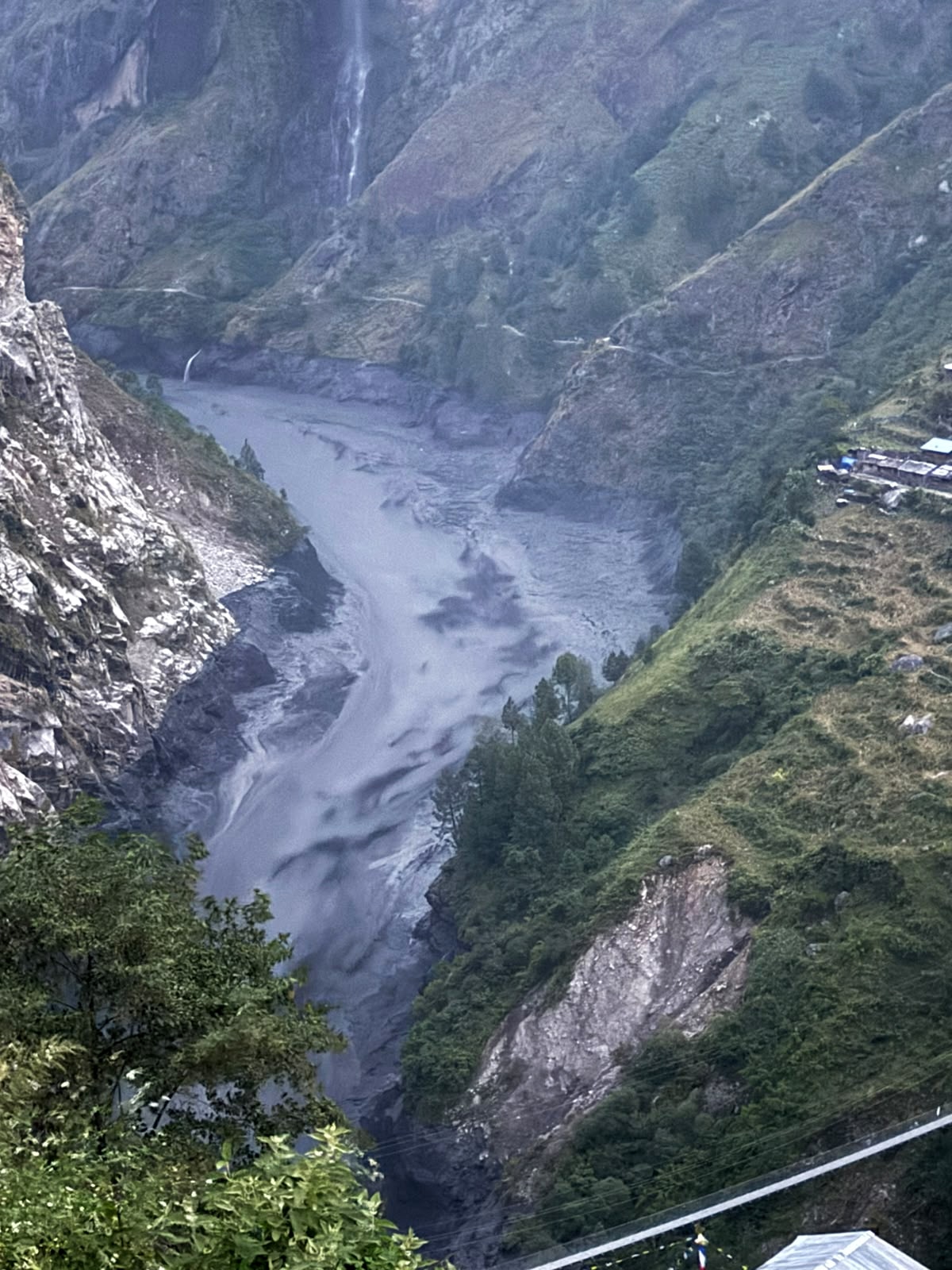 Nepal urges villagers to evacuate after landslide triggers flood