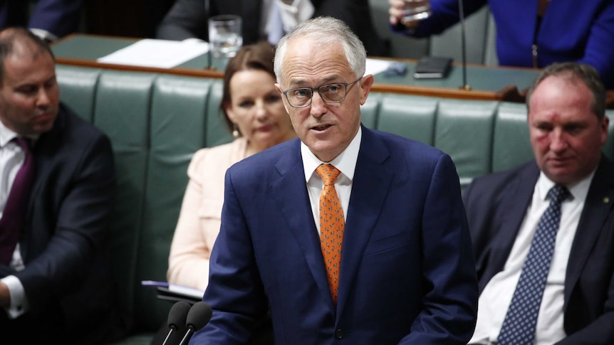 Turnbull urges Shorten to support plebiscite