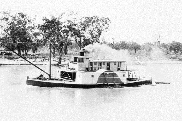 Paddle steamer Canally