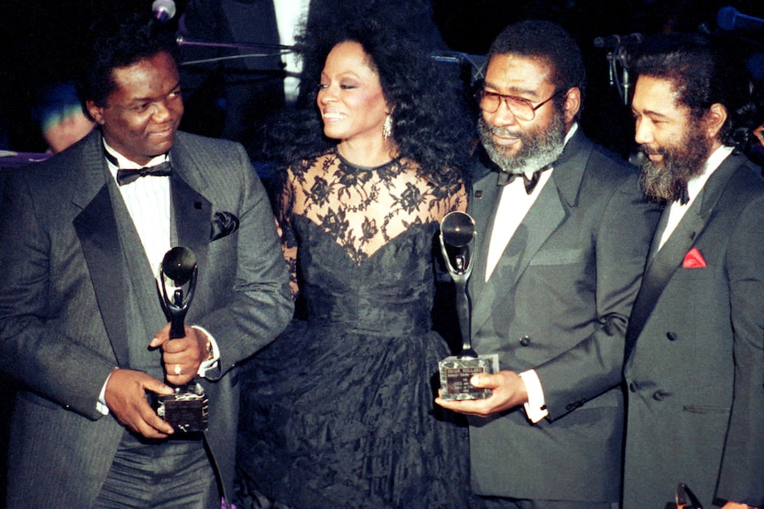 Diana Ross joins Holland-Dozier-Holland for their 1990 Rock and Roll Hall Of Fame induction.