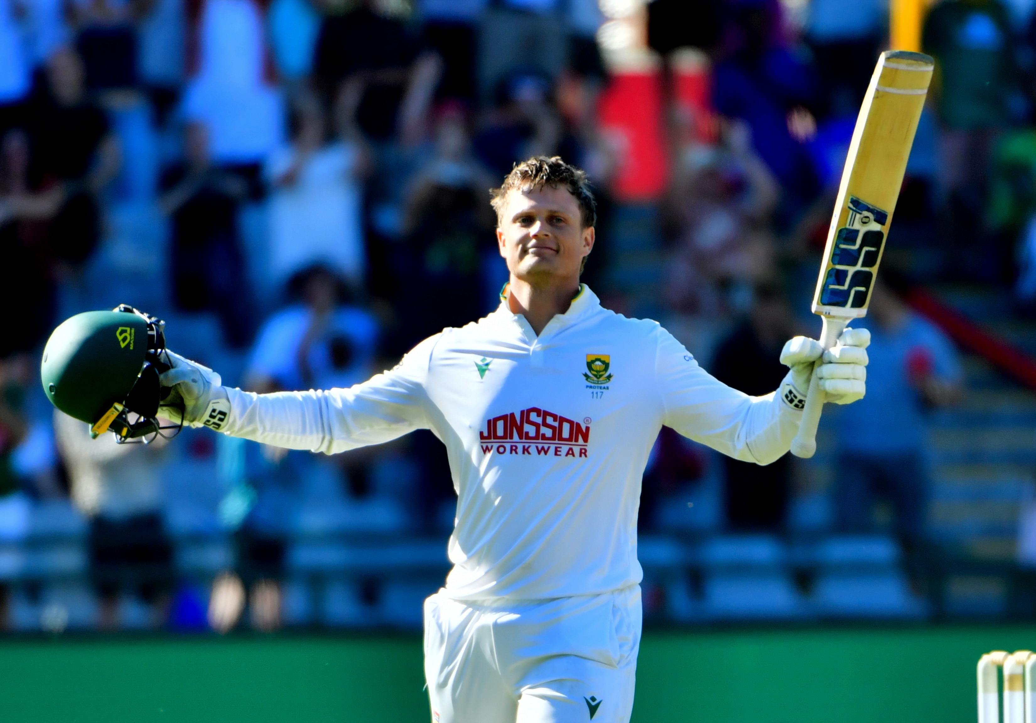Australia facing monster chase to win series after Mulder, Rickelton tons
