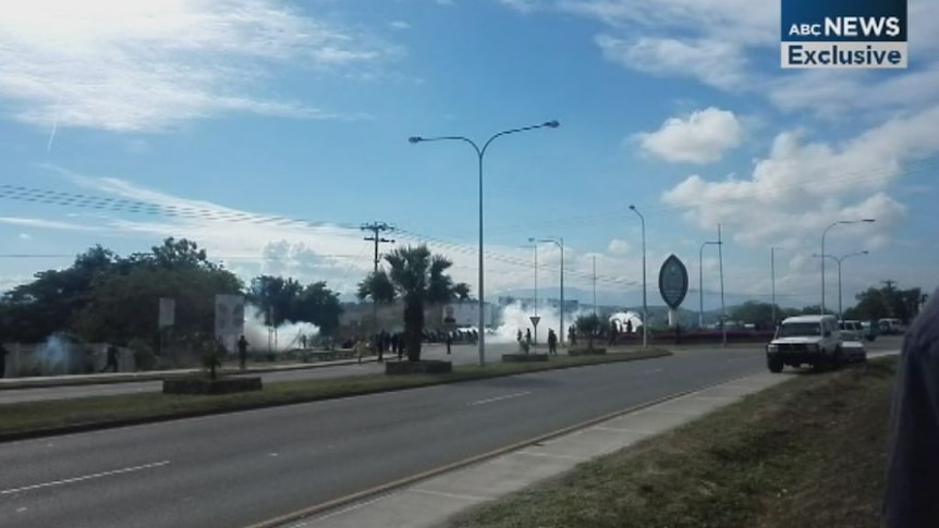 Mobile phone footage shows the moment police fire on protesters in Port Moresby