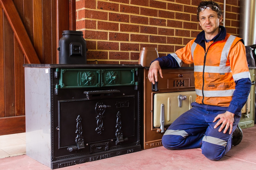 Metters restorer Nathaniel Motas with a Metters Number 2 stove, 2016