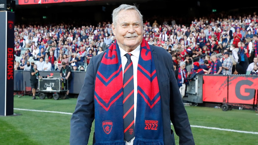 La Commission de l’AFL aura le dernier mot sur un éventuel changement de nom de la Coupe Ron Barassi pour le trophée du Premier ministre