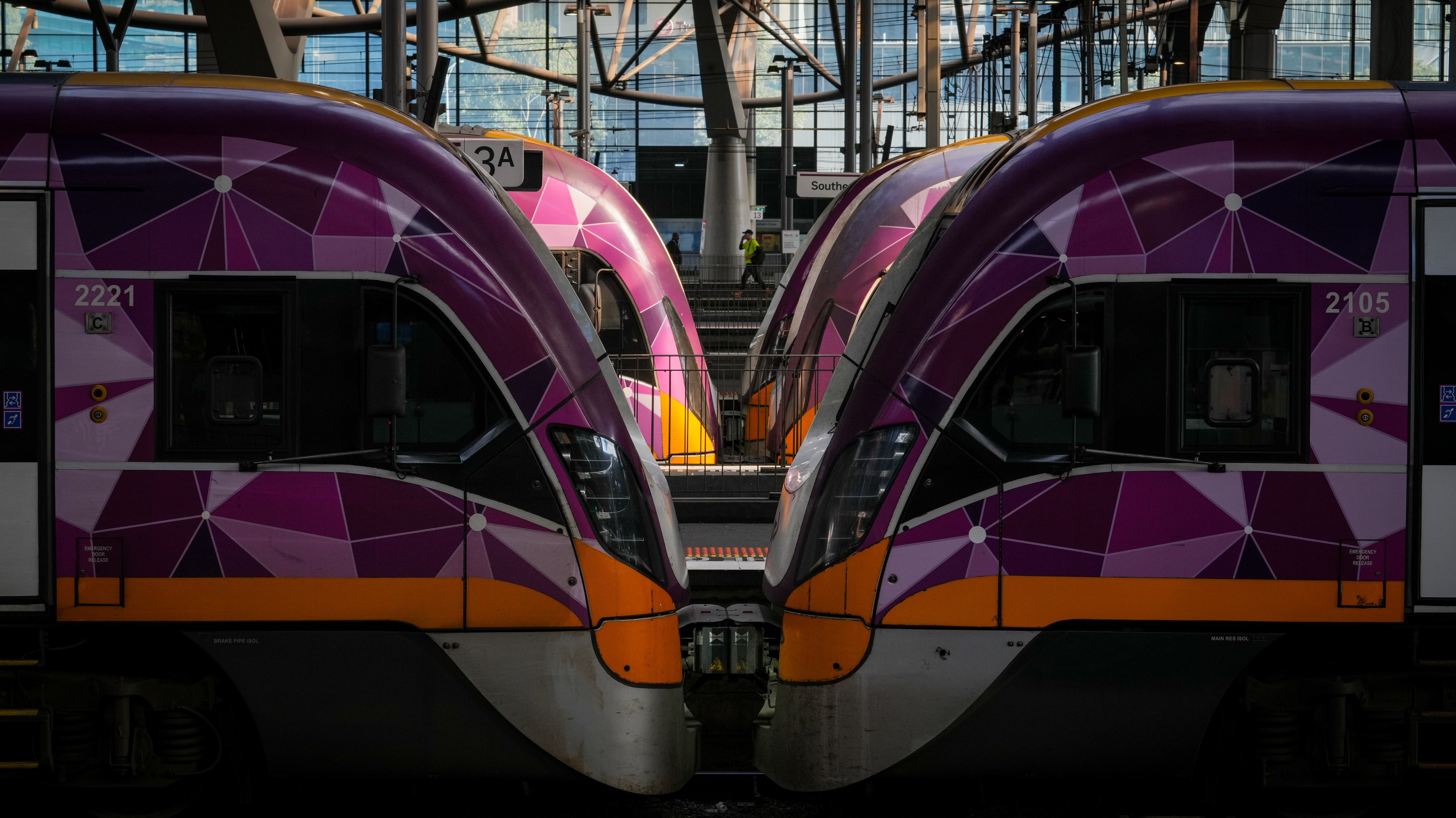 V/Line services suspended after nationwide Telstra outage affects Victoria regional rail