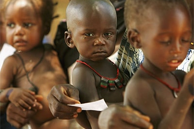 Malnourished children in Niger during the 2005 famine