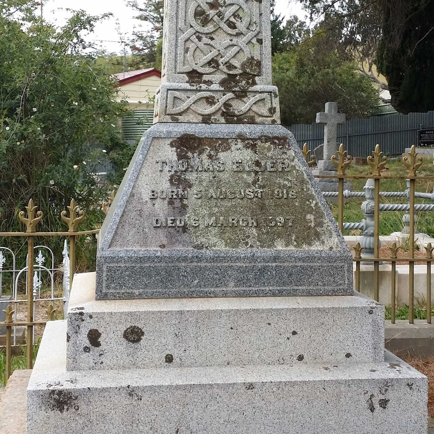 Sir Thomas Elder's grave at Mitcham Cemetery.