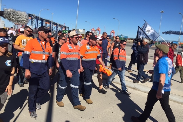 Workers return at Port Botany