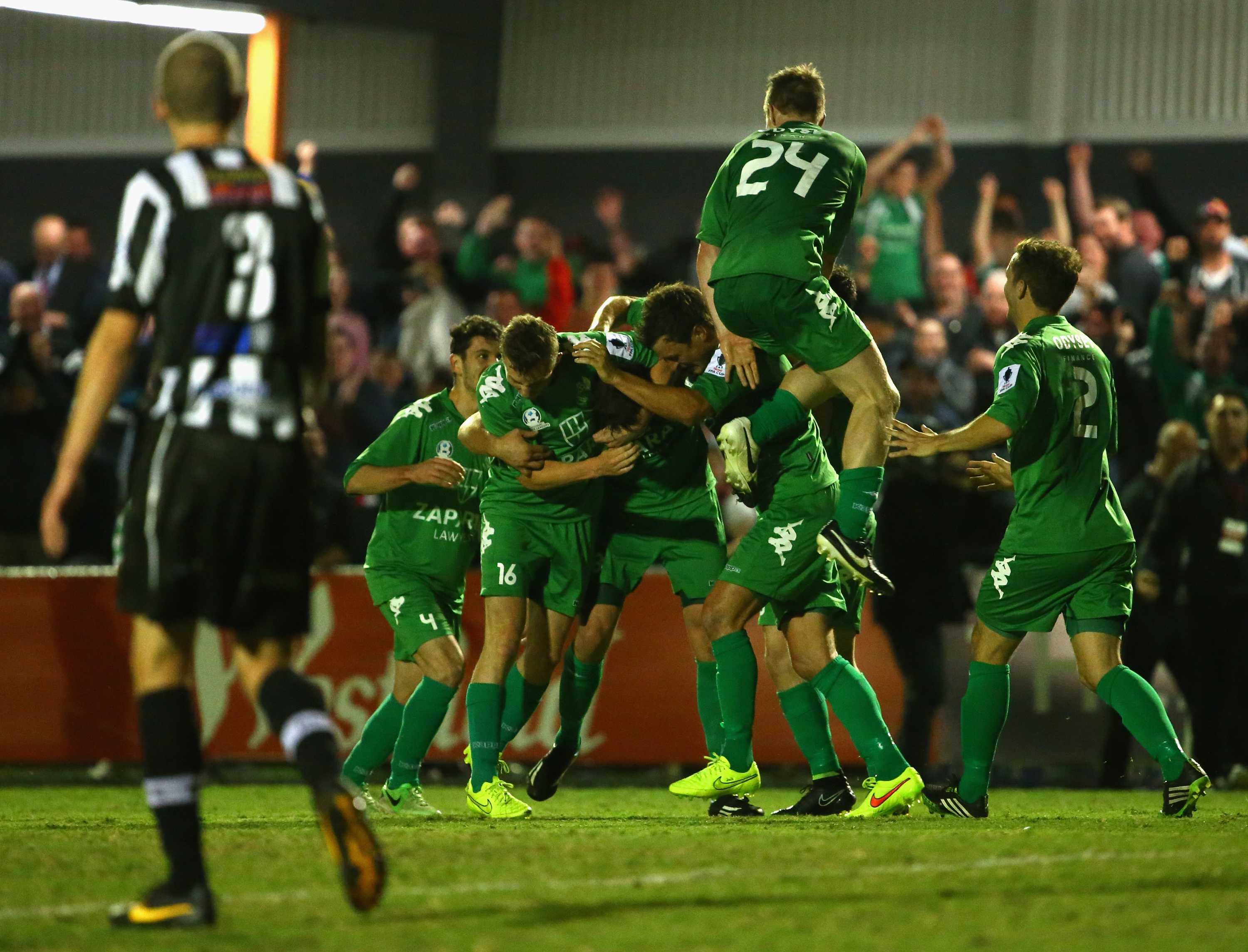 Тиореоре нгатаи-мельбурн. Фк централ кост маринерс. Футбол хьюм сити. Футбол хьюм сити. Мельбурн фк.