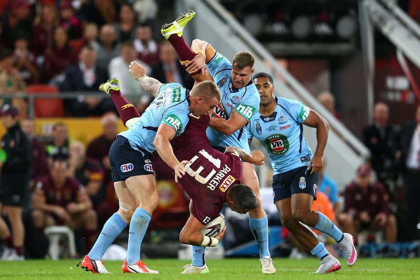 Trent Merrin lifts Corey Parker in Origin III