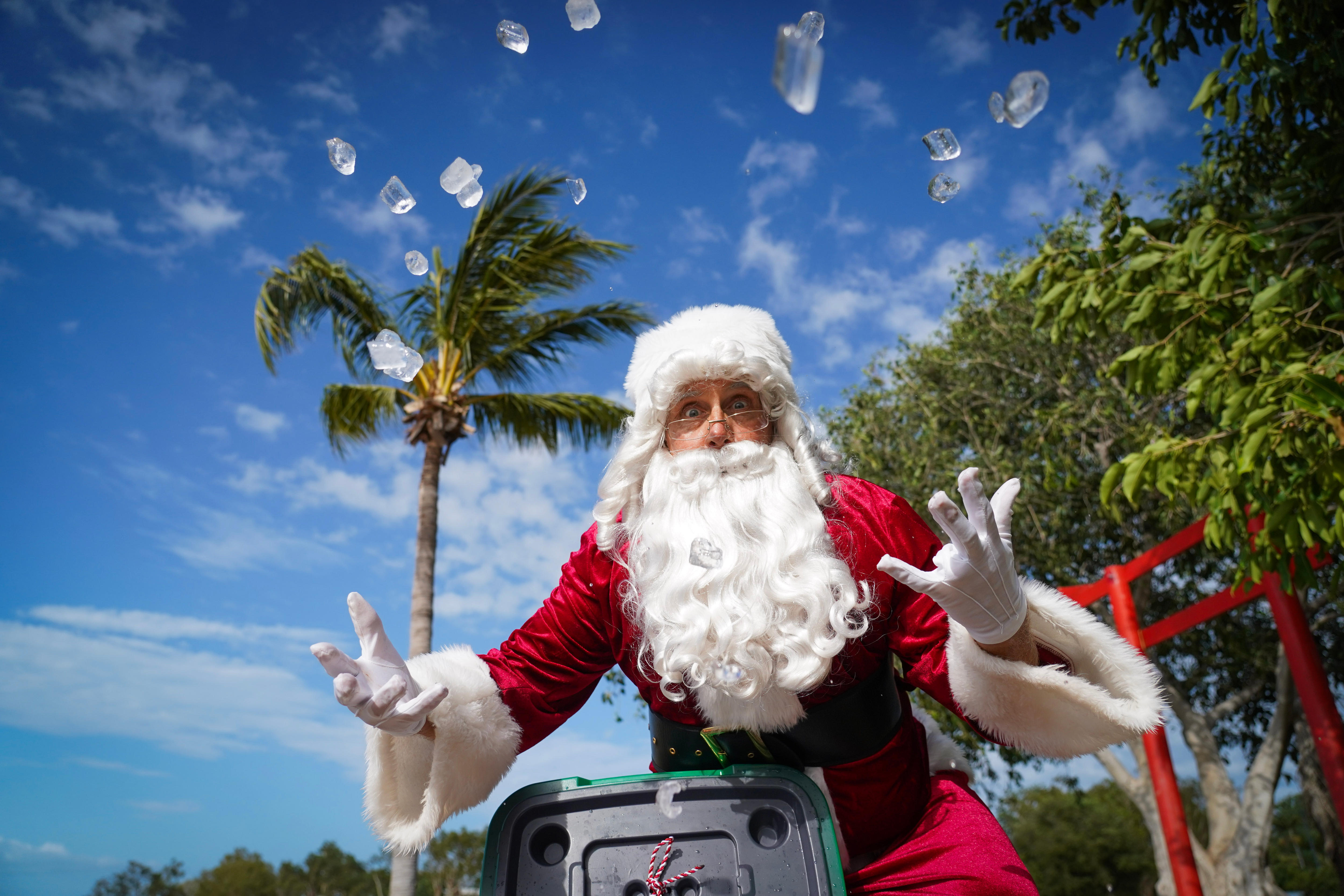 Tropical Santa goes high-tech to beat the summer heat