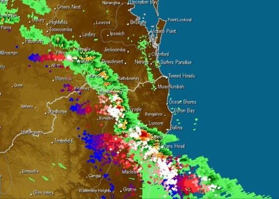Thousands without power as storms hit NSW - ABC News
