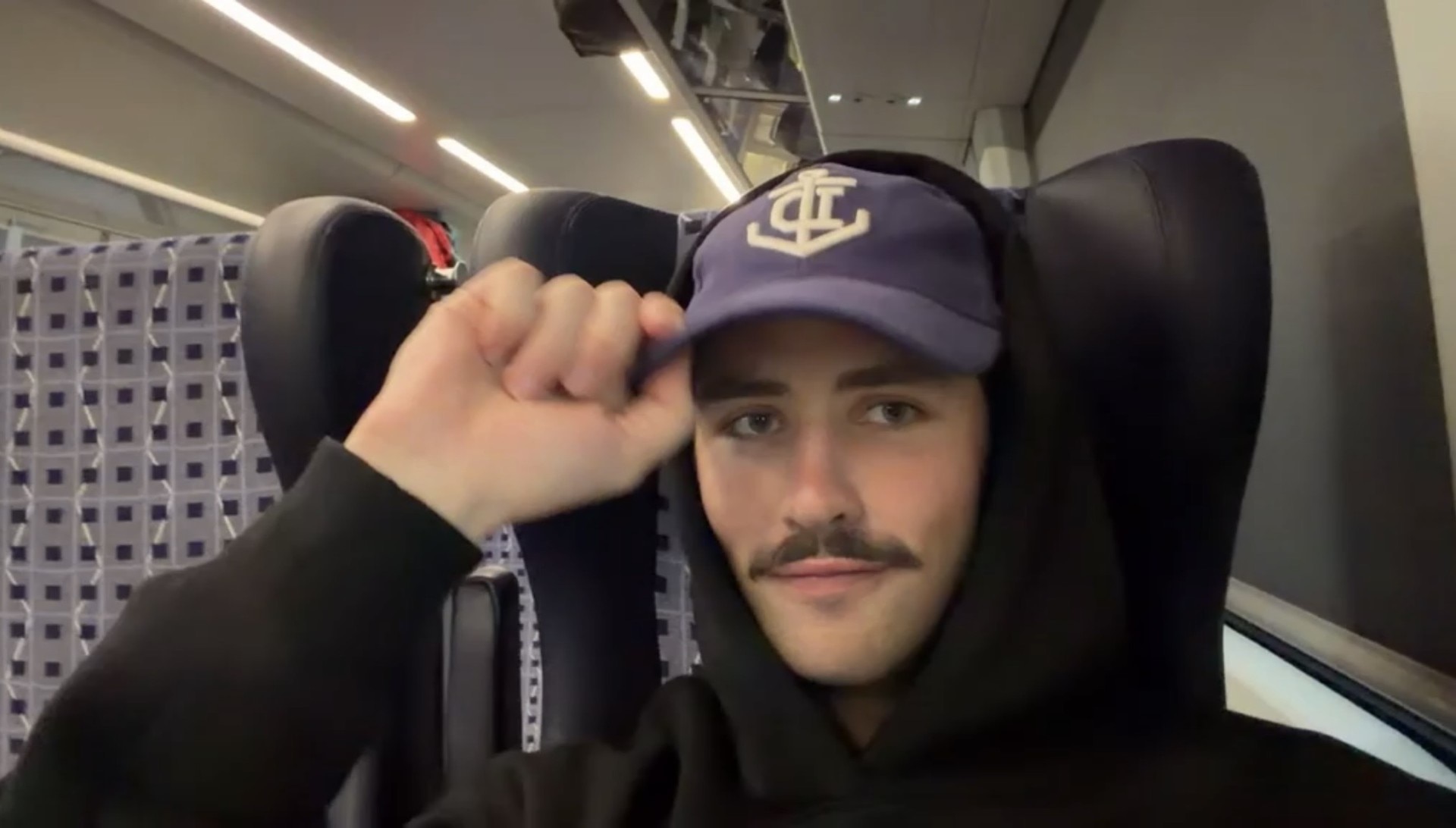 Dockers supporter plans 50-hour journey from US to MCG grand final