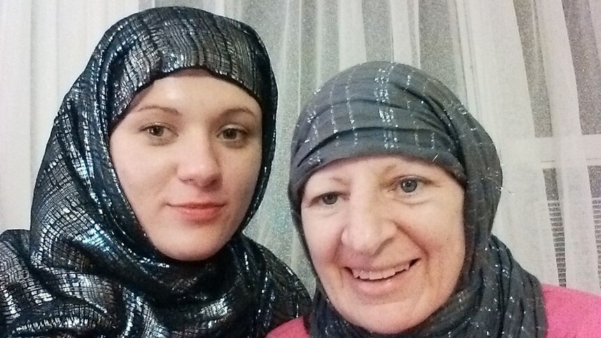 Shani and her mum Sheryl take their last selfie photograph together.