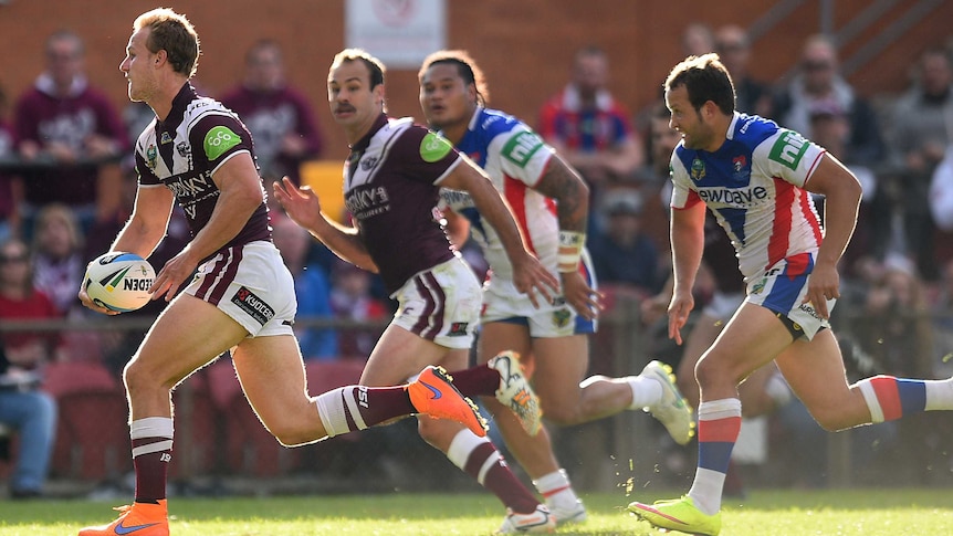 Daly Cherry-Evans of Manly makes a break