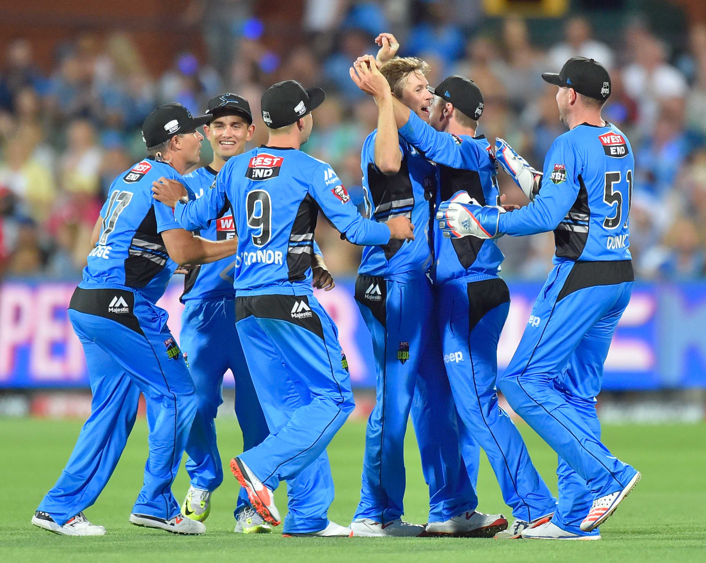 Sydney Sixers Collapse Helps Adelaide Strikers To Big Bash League Win ...