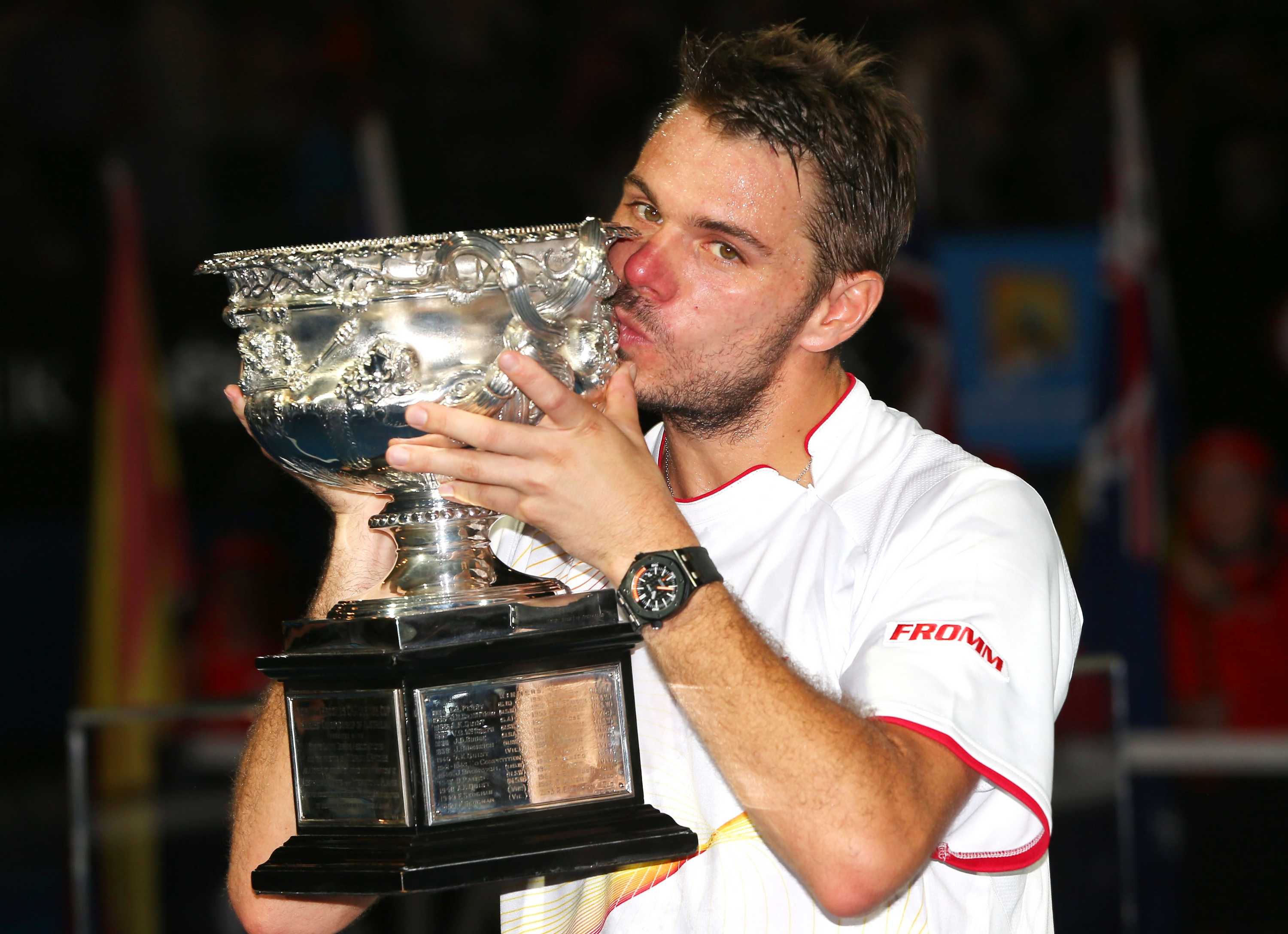 Australian Open: Stanislas Wawrinka beats injured Rafael Nadal to claim