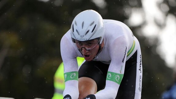 Luke Durbridge powers his way to silver in the men's under-23 time trial.