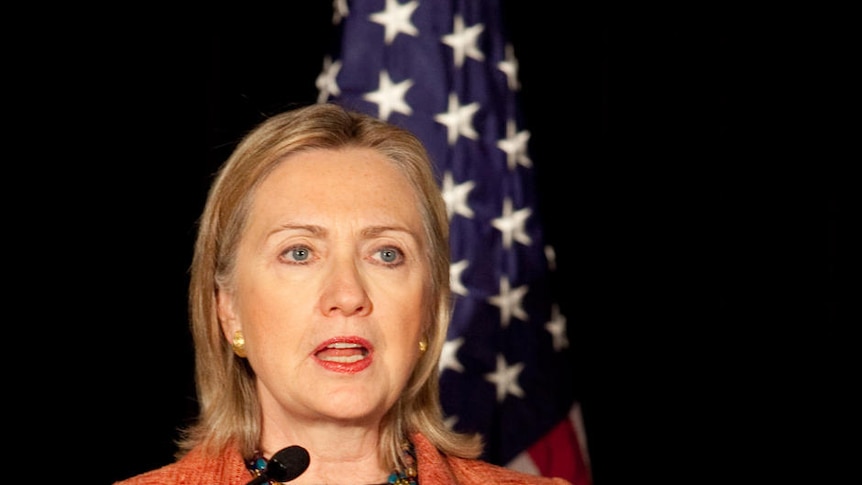 Clinton speaks at press conference in Melbourne