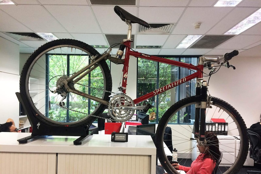 A much older model of the Specialised mountain bike