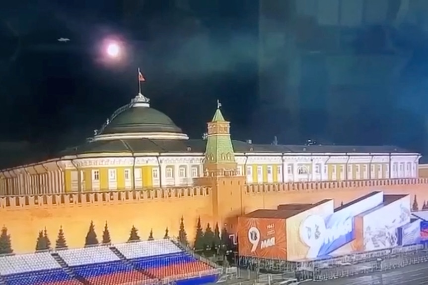 A light ball above the Kremlin Senate. 
