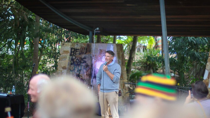 Rob Oakeshott speaking at a community meeting