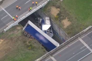 crashed truck off the western highway at wendouree 