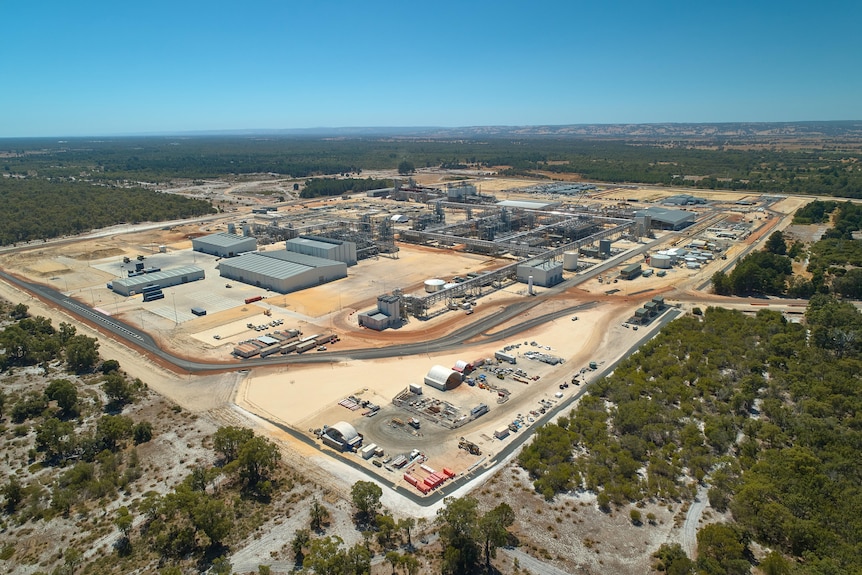 Lithium giant Albemarle looks to sell unfinished Australind workers Lithium giant Albemarle looks to sell unfinished Australind workers