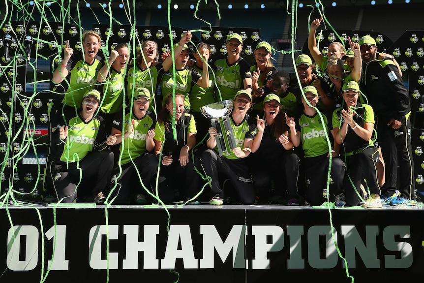 Sydney Thunder celebrate winning WBBL 01