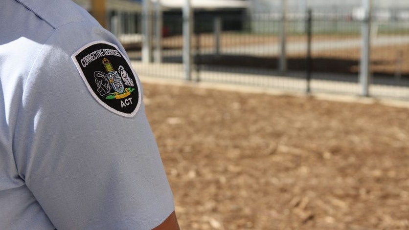 The union representing corrections officers has offered an olive branch to the ACT Government to break the deadlock over the needle exchange program.