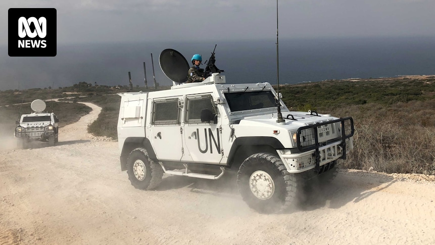 据报道，三名联合国观察员在黎巴嫩边境巡逻时受伤，其中一名澳大利亚人受伤