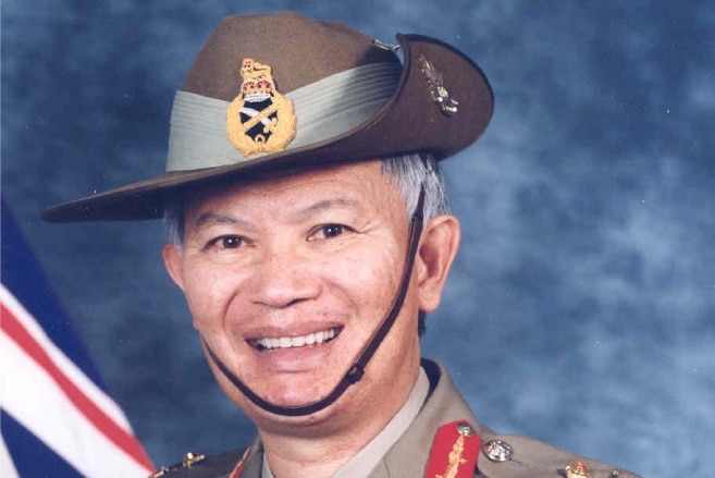 A colour profile picture of Darryl Low Choy in his Major General Army Reserves uniform