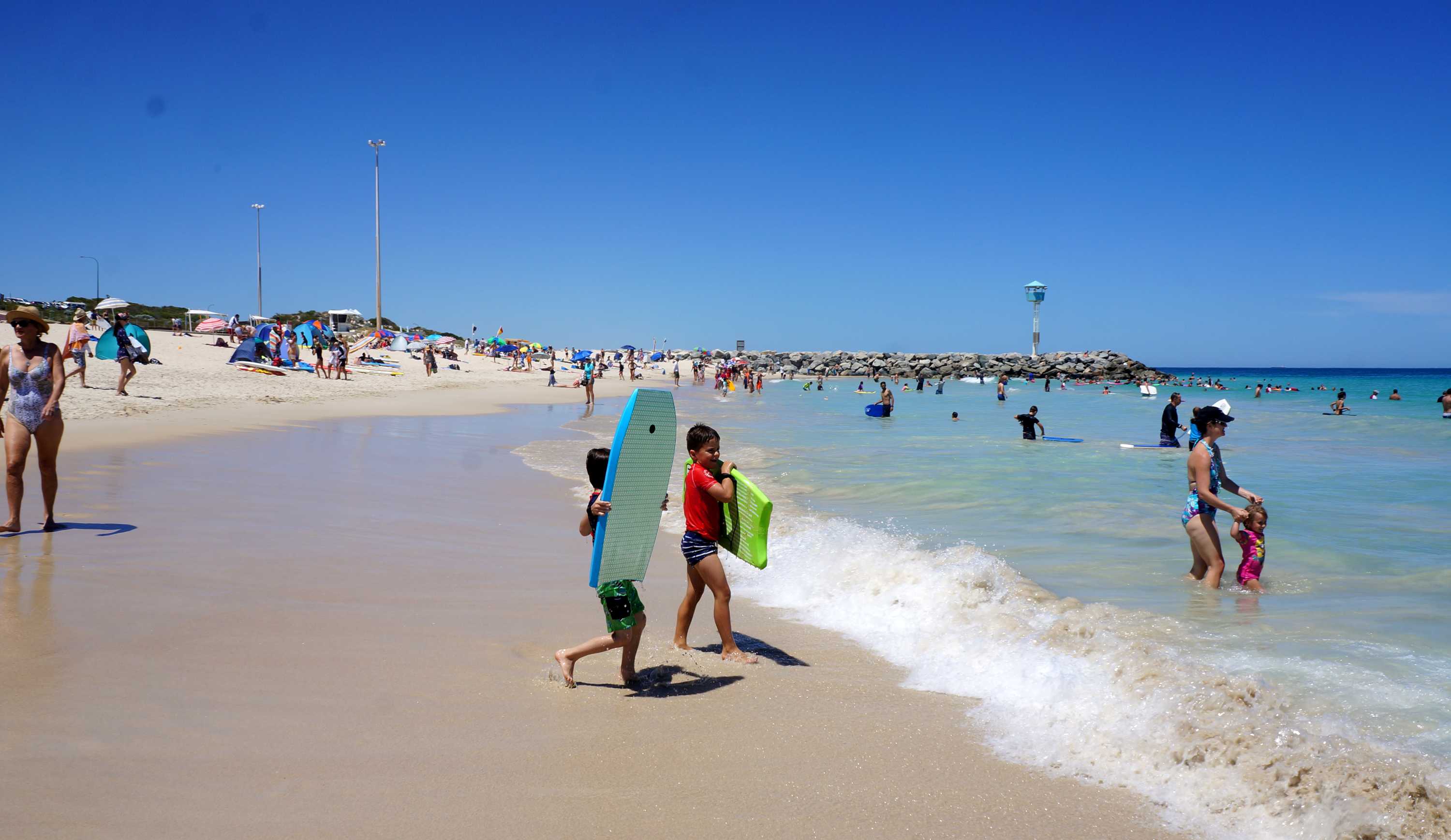 2017 2022 Winter Predictions Christmas Perth's Christmas Day Weather Forecast Fine And Sunny After Freak 'Winter'  Storm - Abc News