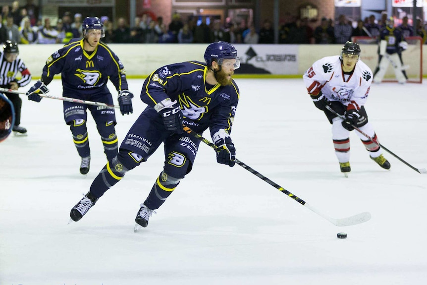 Georgie Wudrick playing Ice Hockey with the Canberra Brave