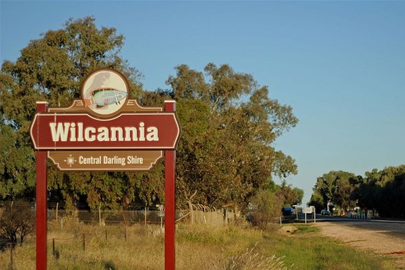 A picture of a sign that says Wilcannia