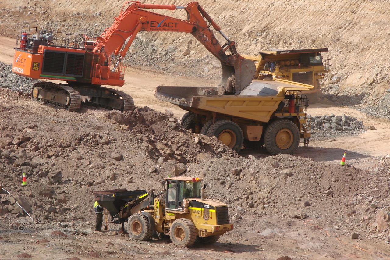 Cairn Hill Iron Ore Mine - ABC News