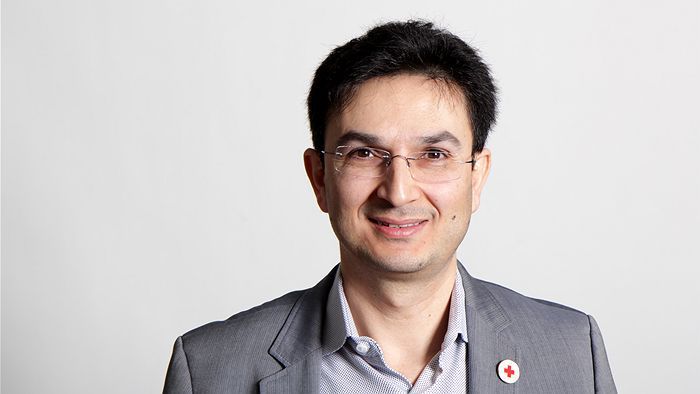 Dr Munjed Al Muderis restores mobility with robotic limbs