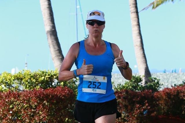 woman running in a marathon